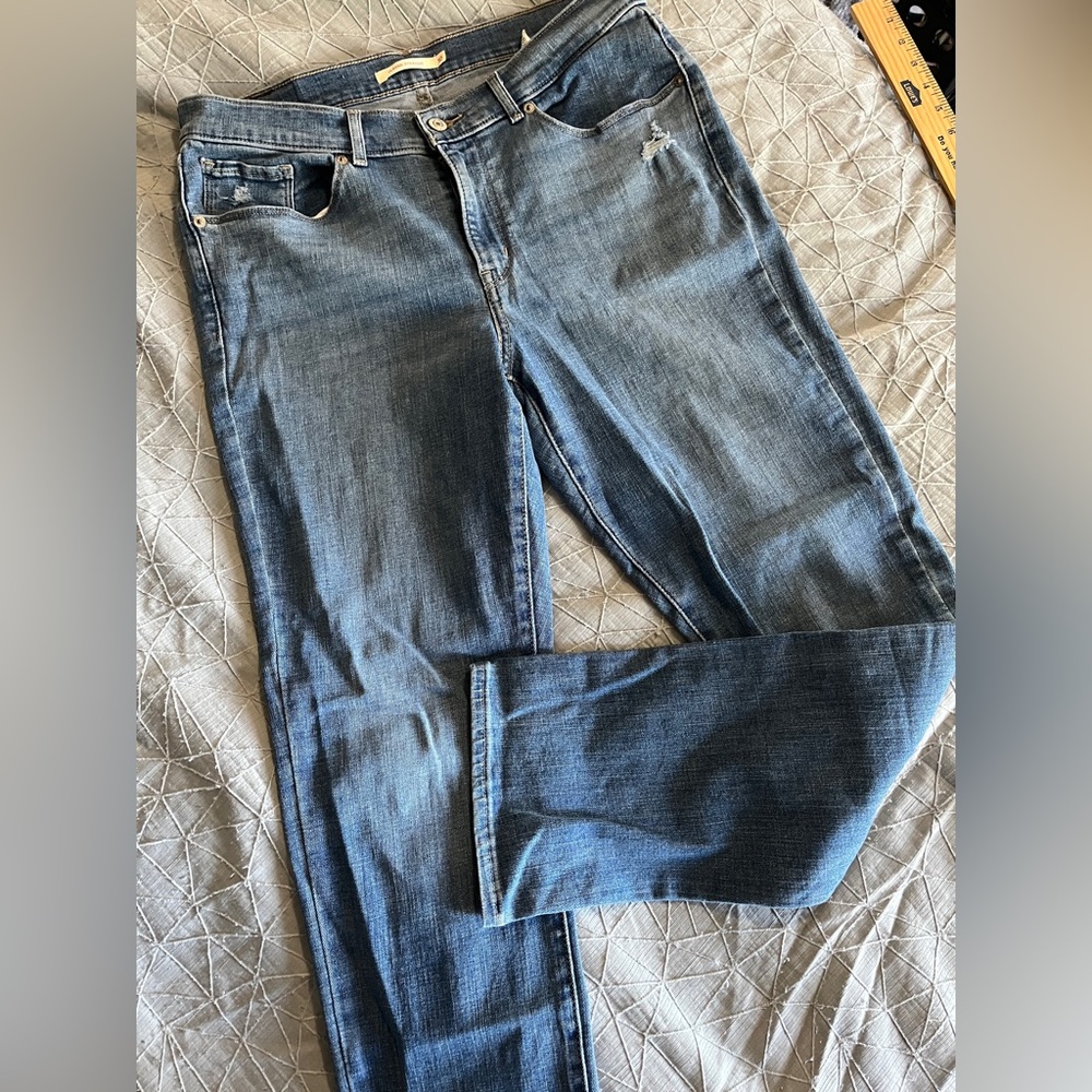 Levi's Classic Straight Fit Sz. 10 Medium Wash